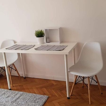 Apartament Plac Trzech Krzyzy Warschau Buitenkant foto