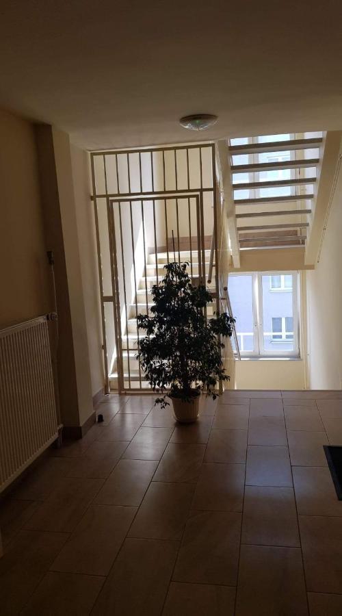 Apartament Plac Trzech Krzyzy Warschau Buitenkant foto