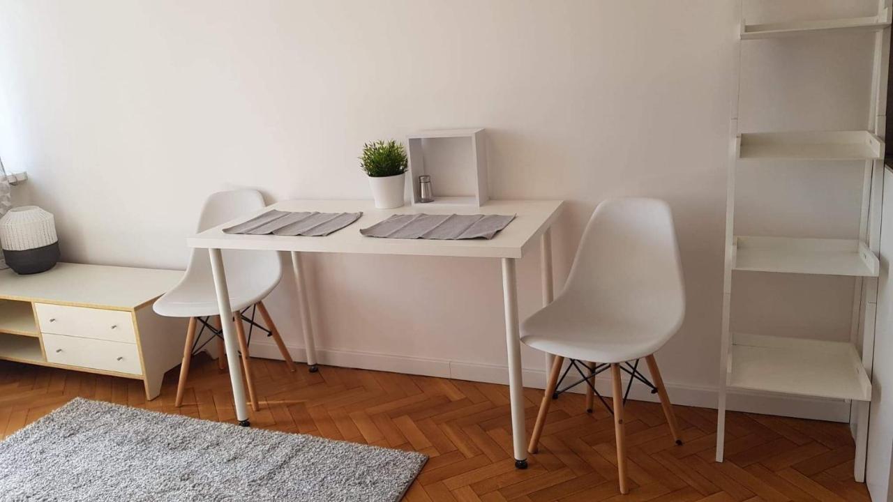 Apartament Plac Trzech Krzyzy Warschau Buitenkant foto